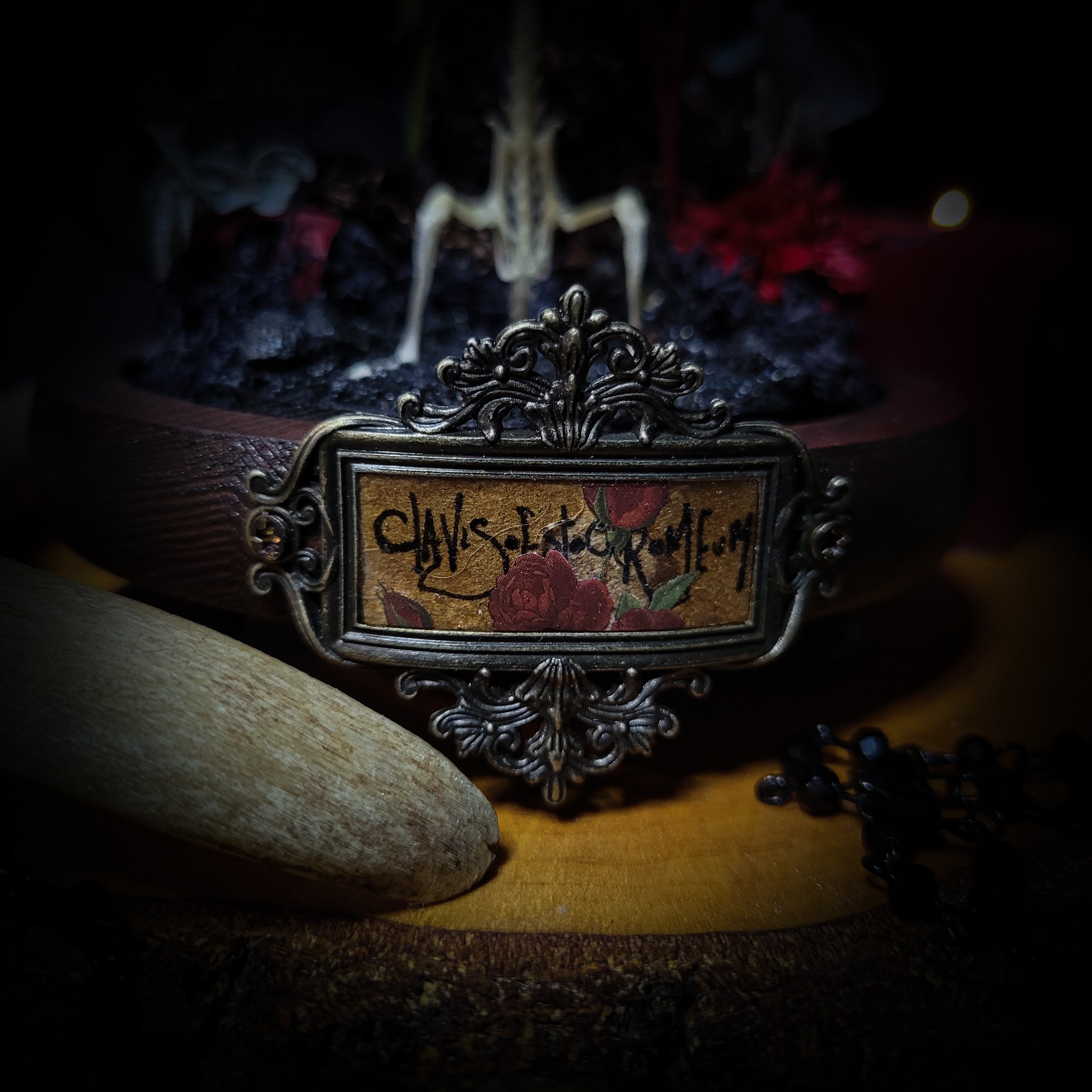 Key-keeper | Gothic — handmade gothic display with real mouse skeleton, ornamented key, miniature tombstone, preserved florals and Latin inscription plaque under glass dome on hand-painted wooden base, 17.5x11cm