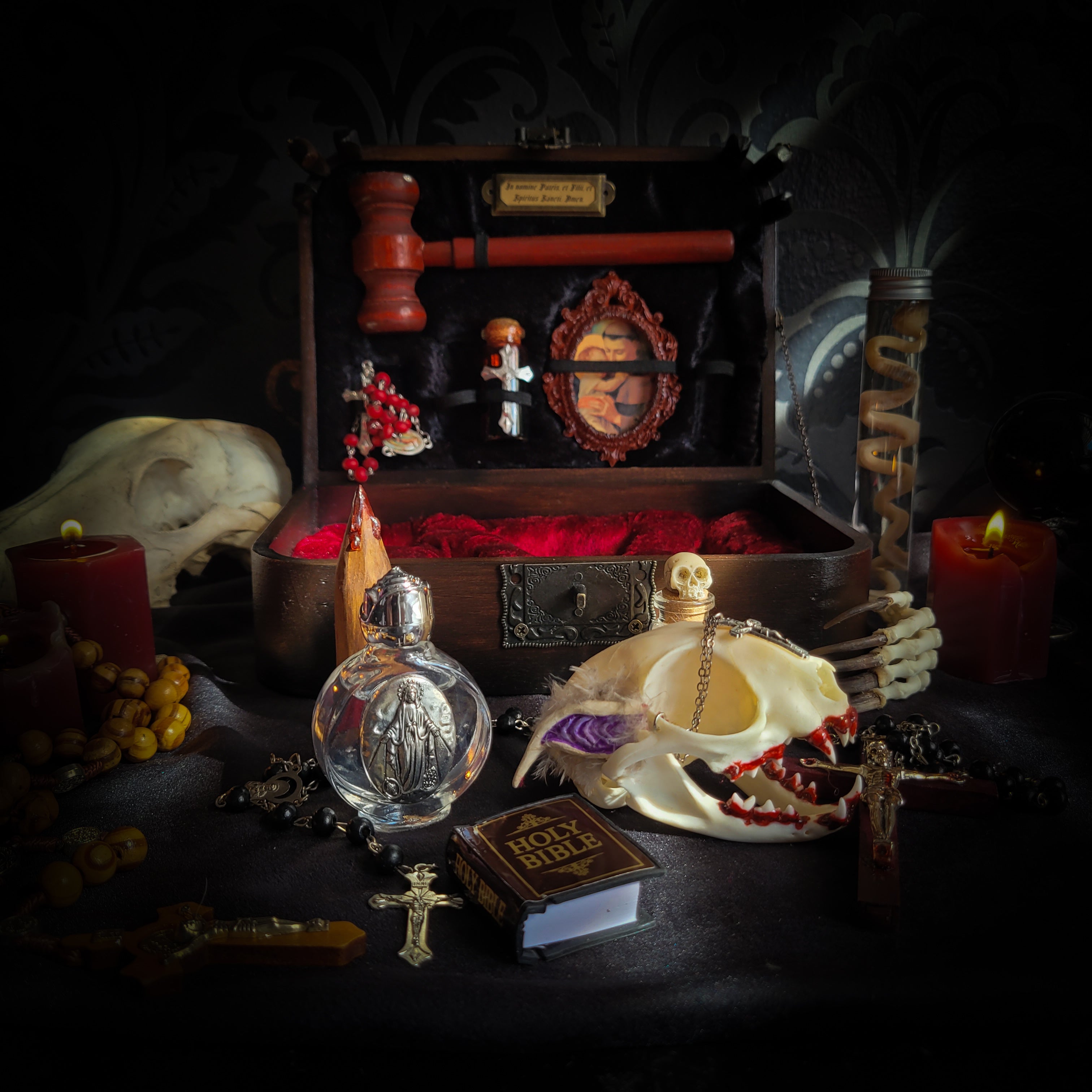 Vampire Hunter Kit — handmade gothic relic box, made to order. Hand-painted ornamented wooden suitcase with vampire stake, hammer, holy water, rosaries, crucifix, glass vials, miniature Bible and crimson velvet lining. Dark collectible decor, 23x17x9.5cm.