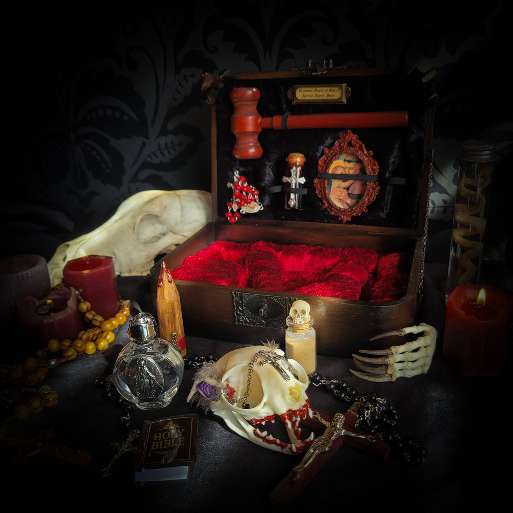 Vampire Hunter Kit — handmade gothic relic box, made to order. Hand-painted ornamented wooden suitcase with vampire stake, hammer, holy water, rosaries, crucifix, glass vials, miniature Bible and crimson velvet lining. Dark collectible decor, 23x17x9.5cm.