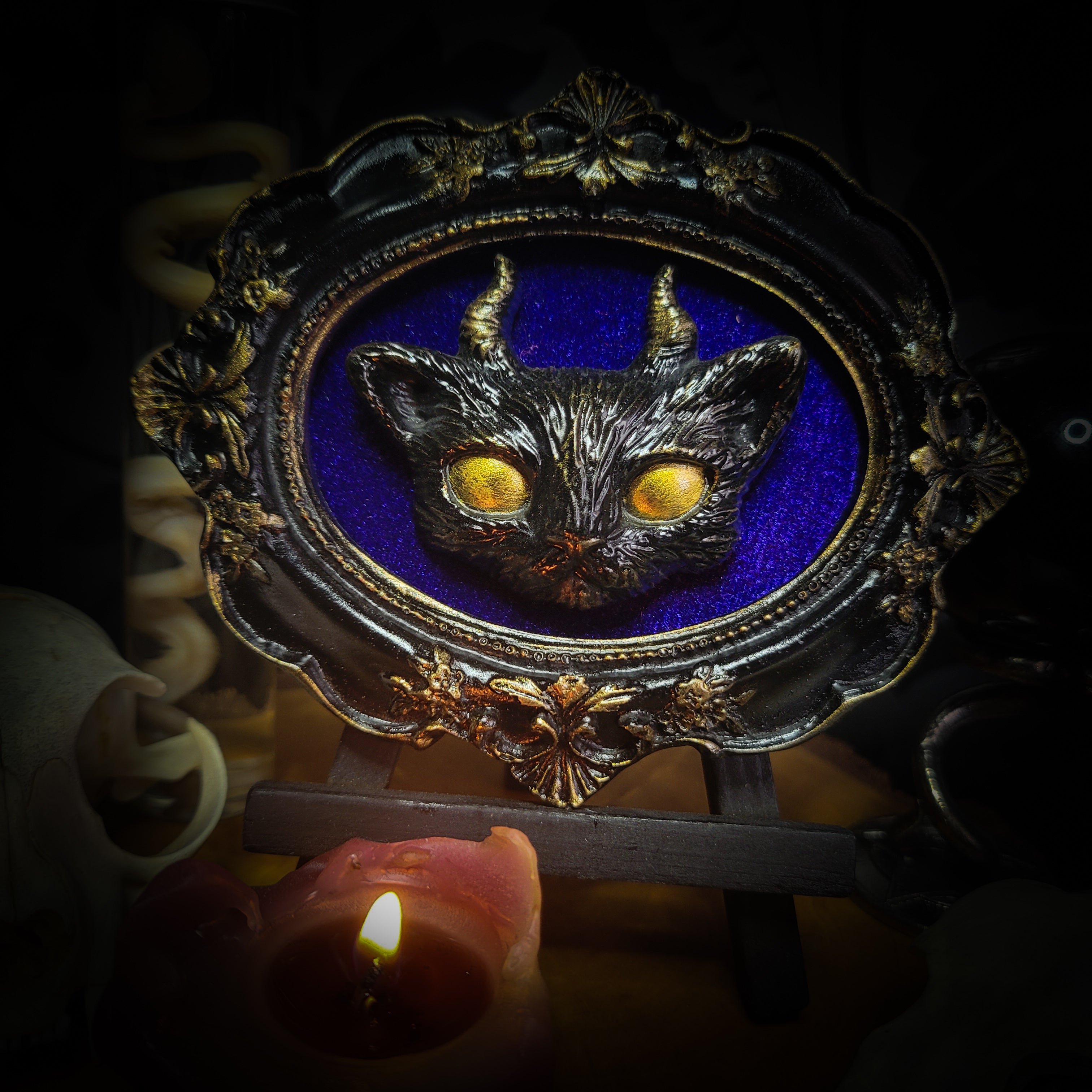 Felis Daemonium — handmade gothic shadowbox, made to order. Stylized cat head with horns, hand-cast and hand-painted, set on velvet background in ornate baroque frame. Occult wall decor, 12x10cm.