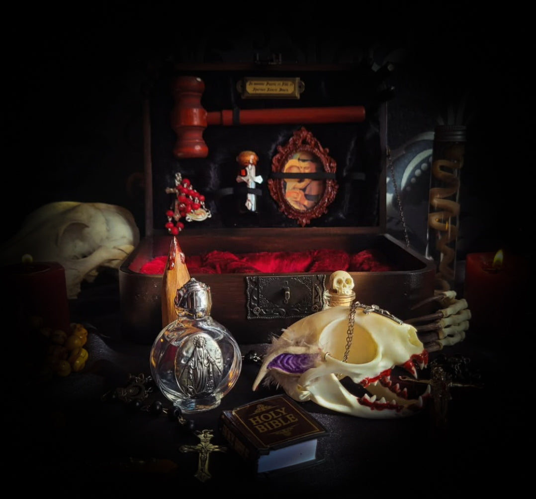 Vampire Hunter Kit — handmade gothic relic box, made to order. Hand-painted ornamented wooden suitcase with vampire stake, hammer, holy water, rosaries, crucifix, glass vials, miniature Bible and crimson velvet lining. Dark collectible decor, 23x17x9.5cm.