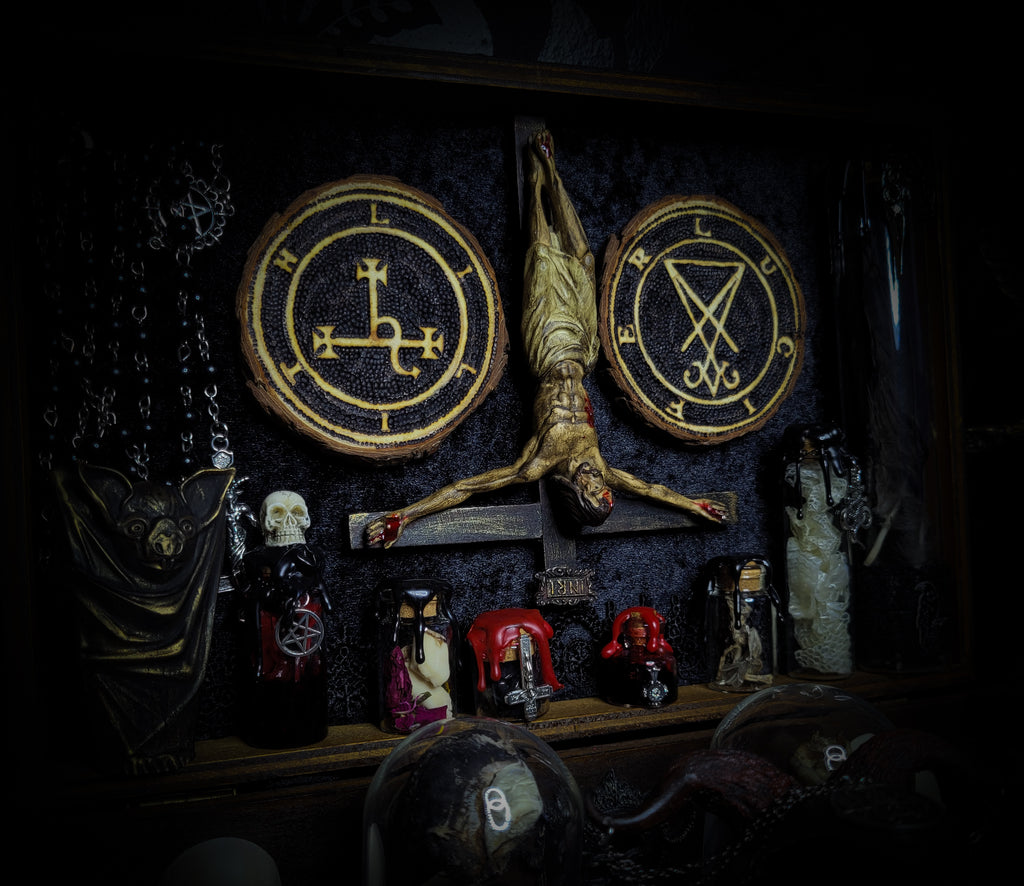 Occult Ritual casket — handmade gothic ritual casket, made to order. Fully custom devotional box with skulls, bones, crystals, sigils and symbolic elements, designed as a ceremonial altar object. Dark occult commission by Morbid Oddities.