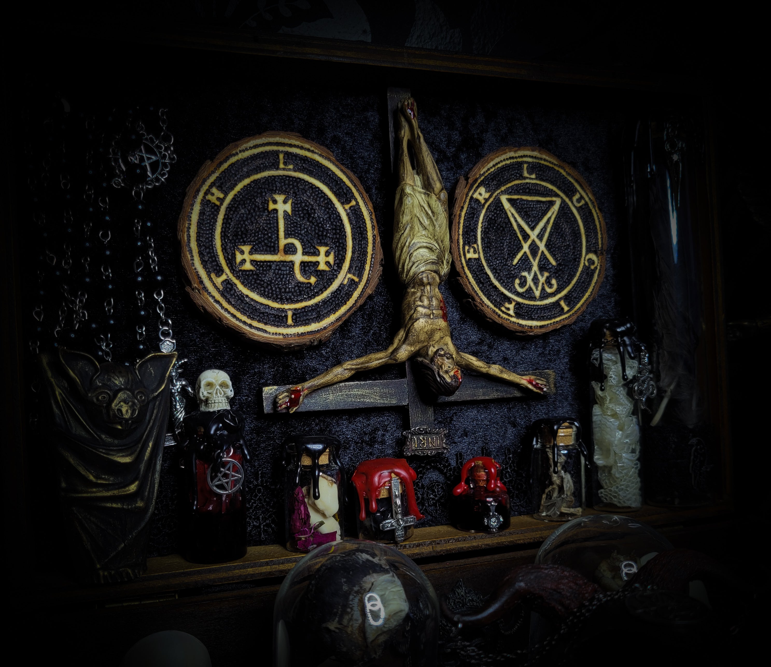 Occult Ritual casket — handmade gothic ritual casket, made to order. Fully custom devotional box with skulls, bones, crystals, sigils and symbolic elements, designed as a ceremonial altar object. Dark occult commission by Morbid Oddities.