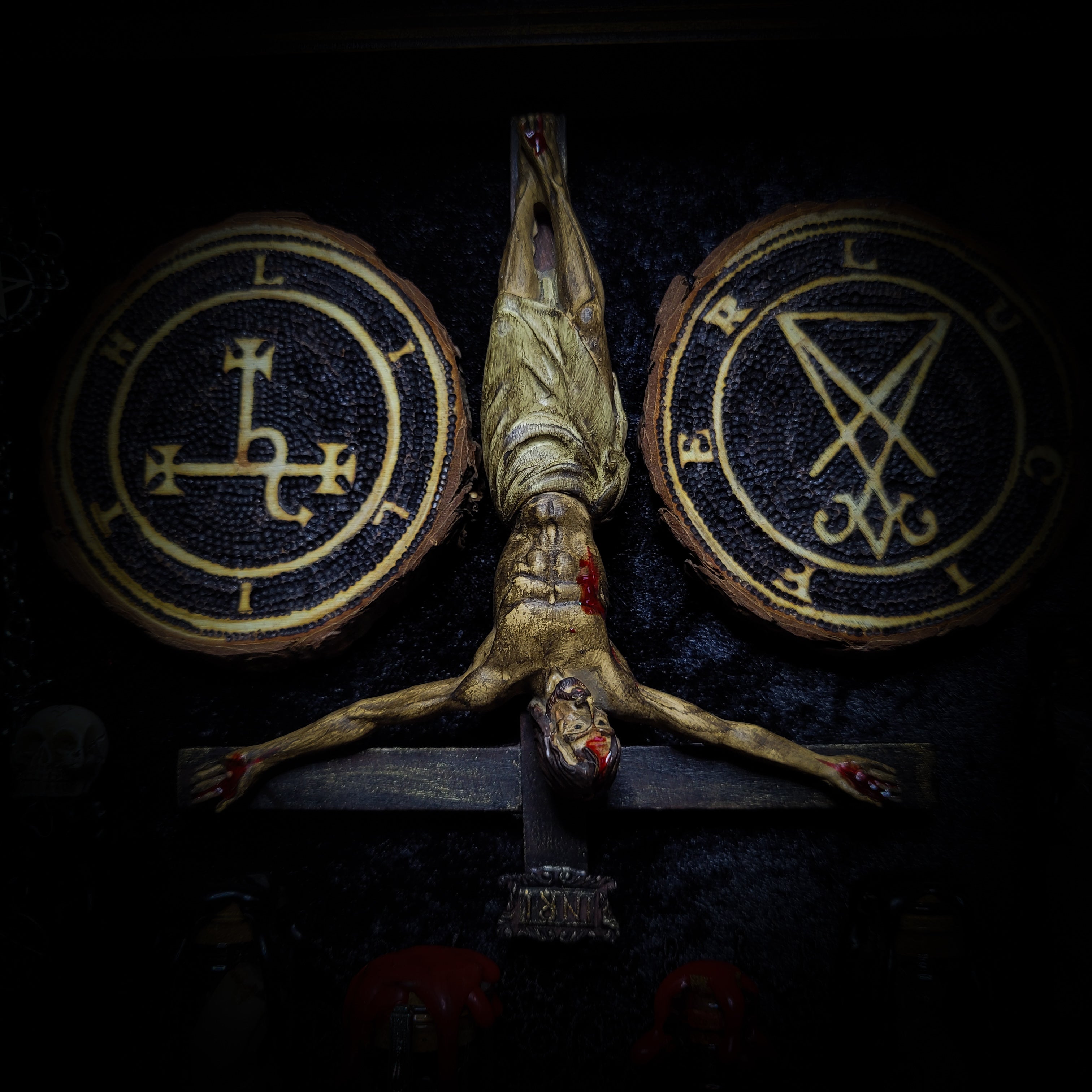 Occult Ritual casket — handmade gothic ritual casket, made to order. Fully custom devotional box with skulls, bones, crystals, sigils and symbolic elements, designed as a ceremonial altar object. Dark occult commission by Morbid Oddities.