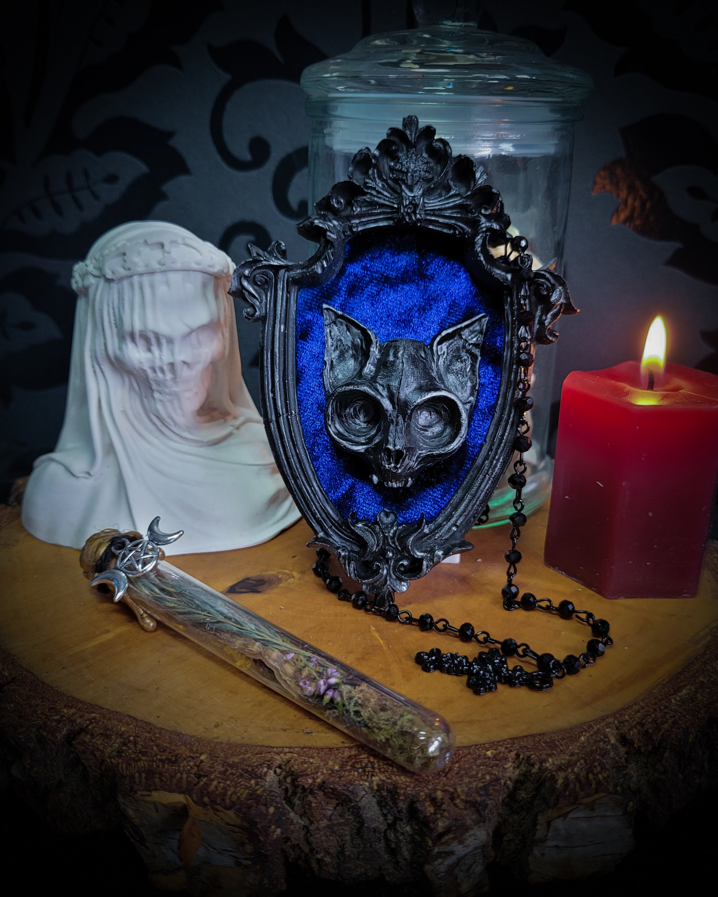 Handmade gothic shadowbox — hand-cast cat skull on velvet, ornate baroque frame, vampiric design, made to order, 8x12cm