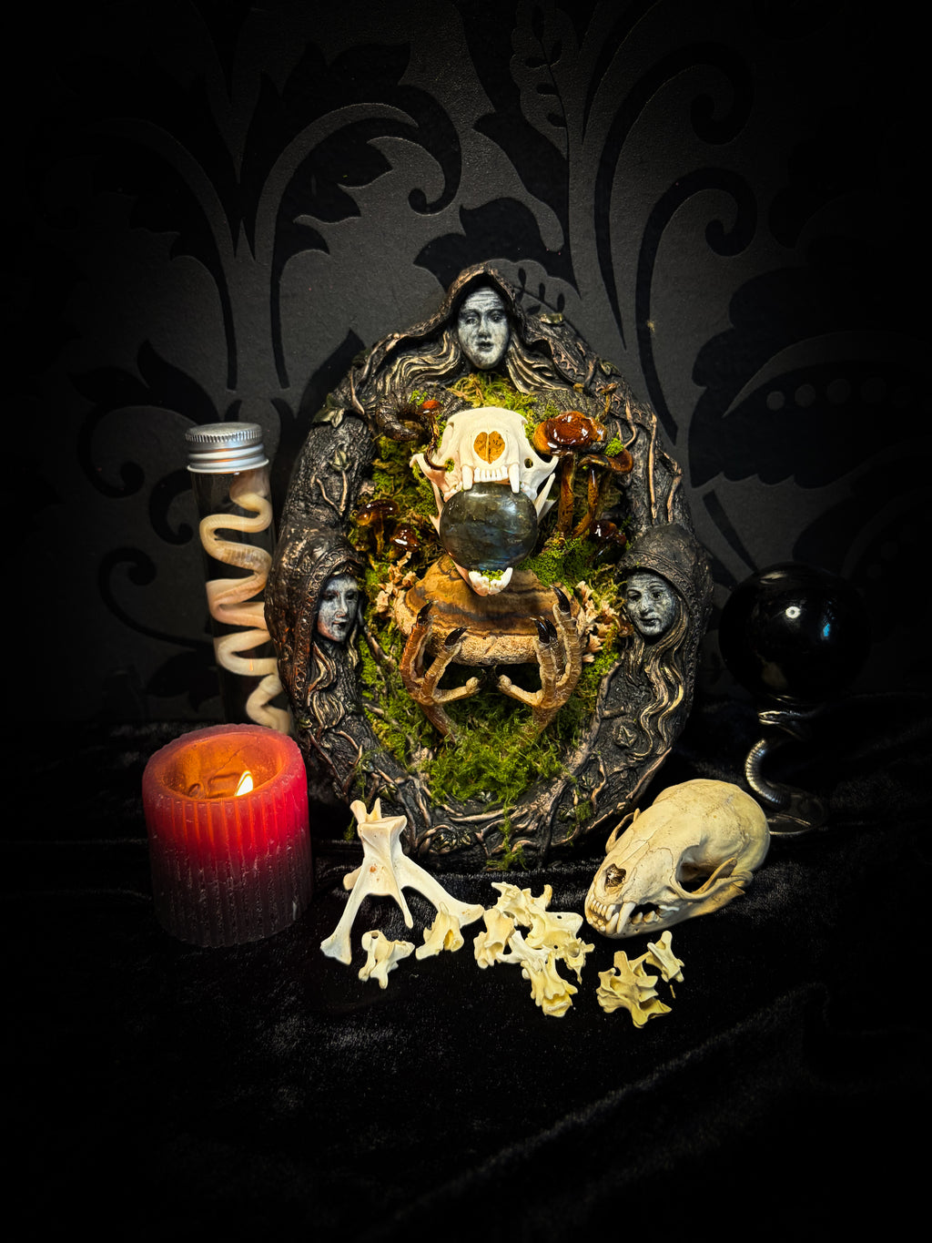 Forest Faun Calio | Woodland — handmade gothic wall decor with real marten skull, hand-carved ram horns, labradorite, preserved bird feet, moss and mushrooms sealed in resin, aged hand-cast frame, 20x15cm