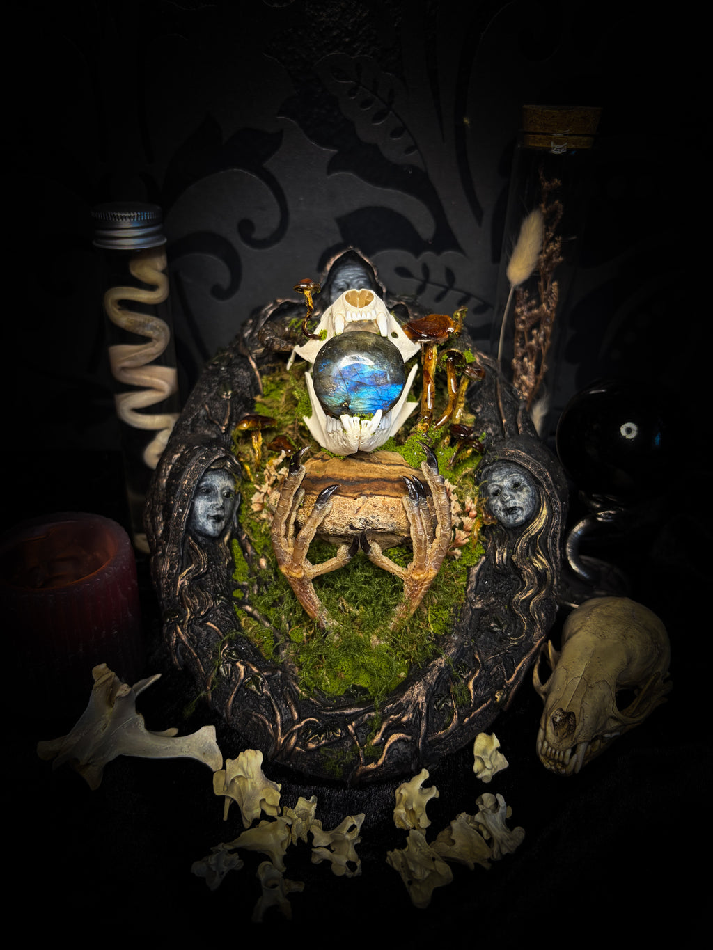 Forest Faun Calio | Woodland — handmade gothic wall decor with real marten skull, hand-carved ram horns, labradorite, preserved bird feet, moss and mushrooms sealed in resin, aged hand-cast frame, 20x15cm