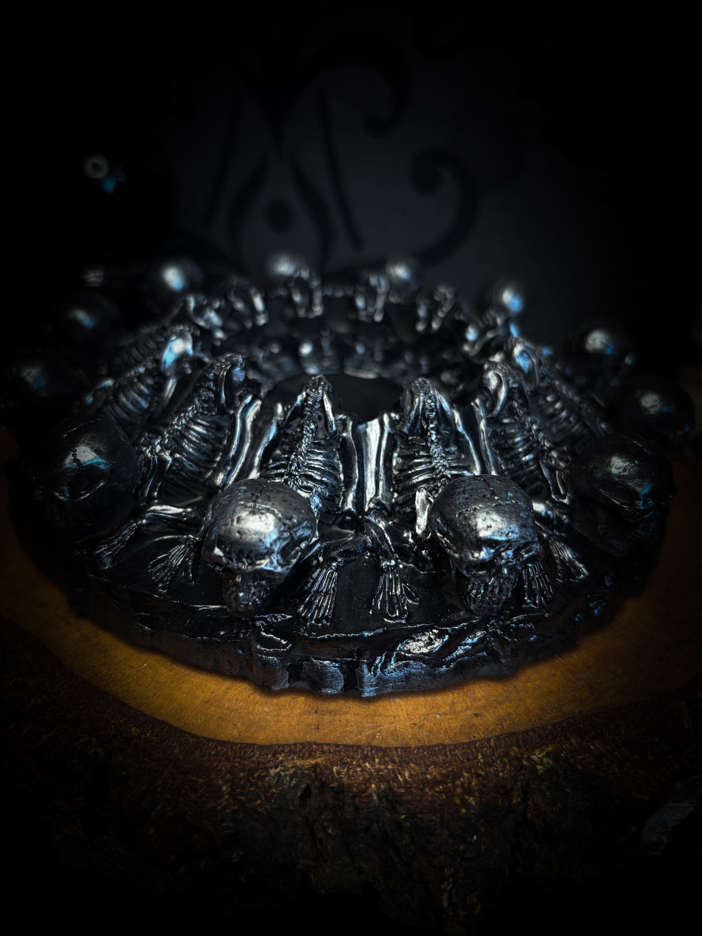 Circulus Mortis — handmade gothic skull circle sculpture, dark metallic finish, ritual altar centerpiece, made to order