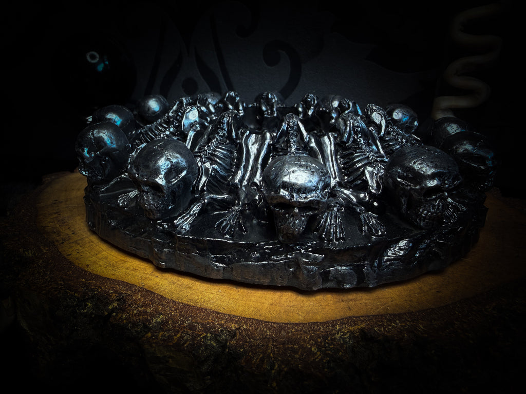 Circulus Mortis — handmade gothic skull circle sculpture, dark metallic finish, ritual altar centerpiece, made to order