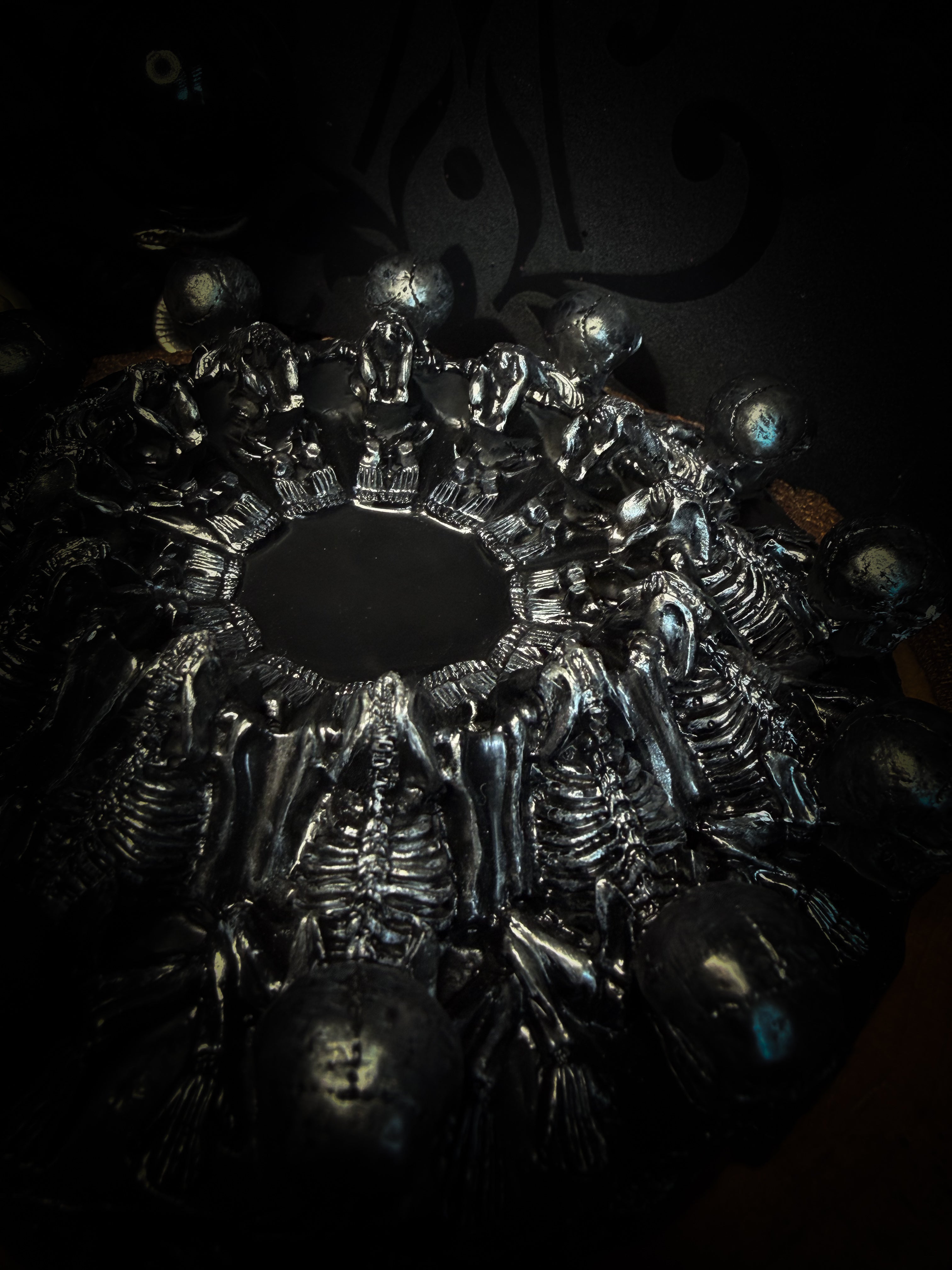 Circulus Mortis — handmade gothic skull circle sculpture, dark metallic finish, ritual altar centerpiece, made to order